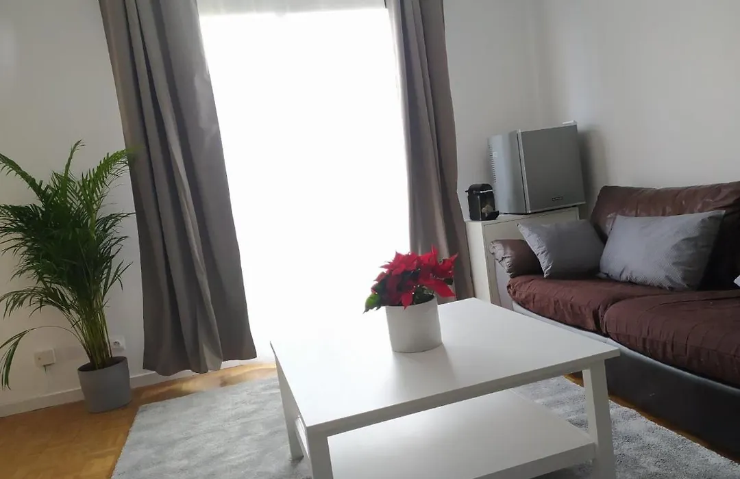 Chambres dans guest house à Lyon-GARE Part-Dieu-1